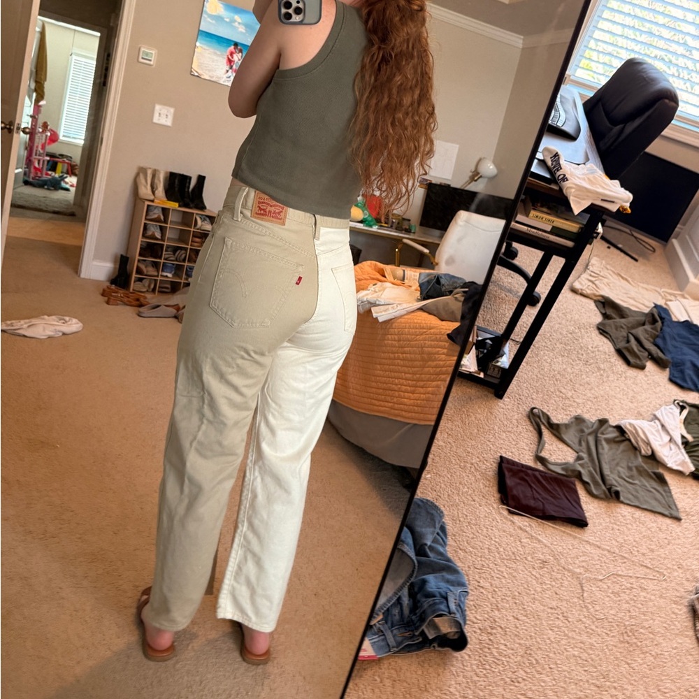 Levi's Women's Off-White Straight Leg Jeans